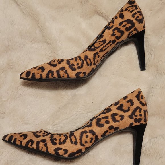 Kelly & Katie Shoes - Kelly & Katie Leopard Print (3 in) Pointed Toe High Heels Size 6